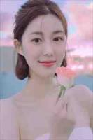 同时谈两个,有什么问题吗?